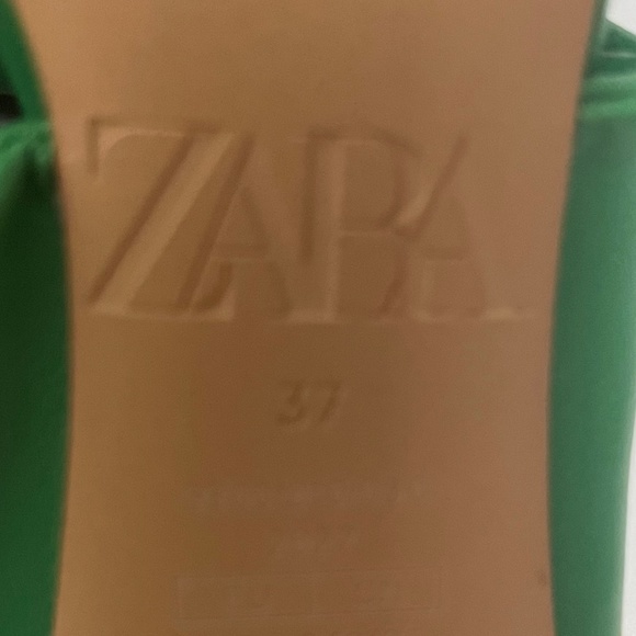 ZARA NWOT - Green Wide Ruched Wide Straps Heeled Sandals (SIZE: EUR 37 / US 6.5) - Picture 12 of 16